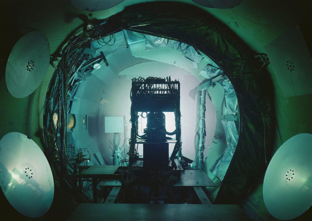 Thomas Struth: "Vacuum Chamber, JPL, Passadena", 2013, Injekt Print, 119,8 x 167,4 cm. © Thomas Struth.