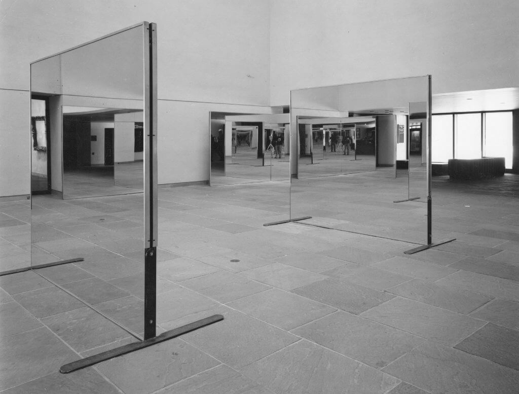 Robert Morris, Untitled (Williams Mirrors), 1976-77, © Robert Morris / ARS, New York 2016, Courtesy of the artist, Sprüth Magers and Castelli Gallery.
