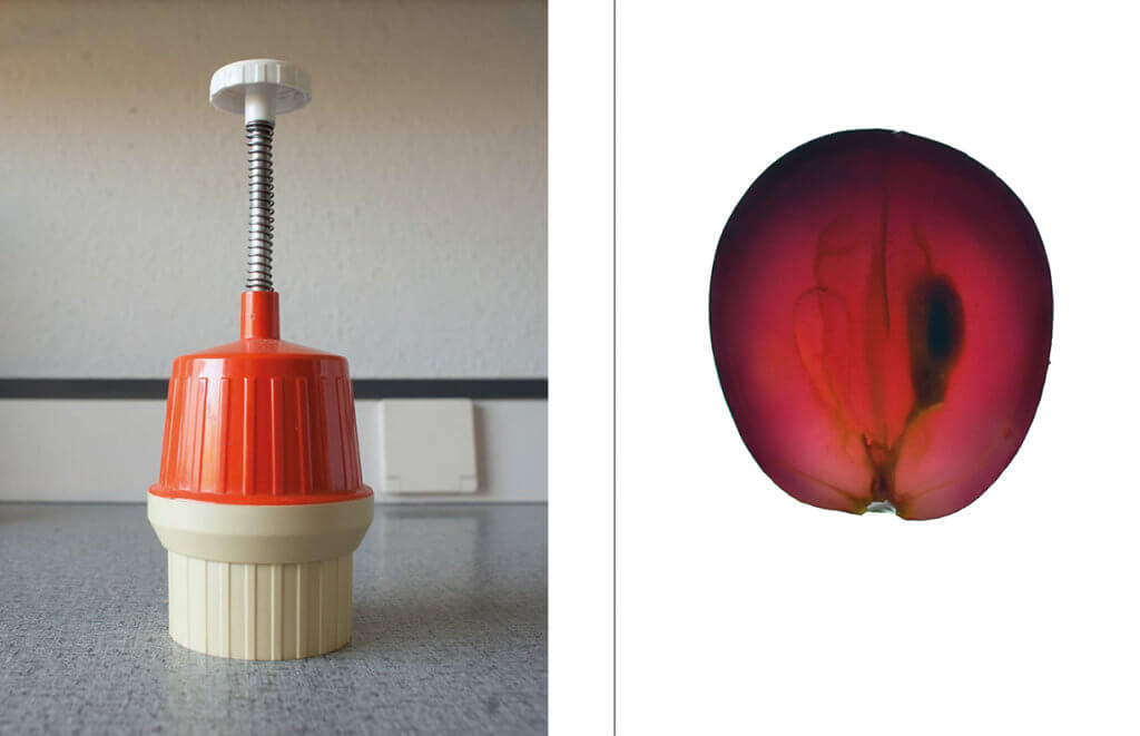 Links: Pirko Julia Schröder, „Lichtgestalten Orange“, 2014, Fineart Print hinter Acrylglas, 26 x 36 cm. Rechts: Achim Weinberg, "Jean", 2012, Fineart Print, 15 x 21 cm