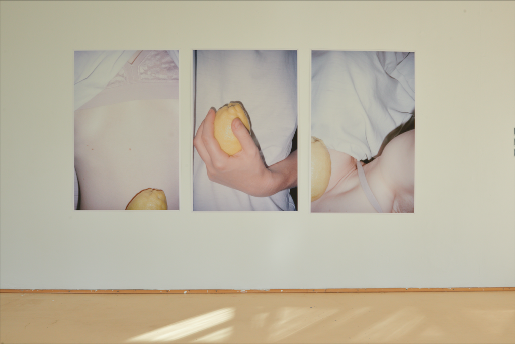 Hannah Gebauer, food & fetish 1-3, 2018, fine art print, 150 x 100 cm, Foto: Johannes Kersting